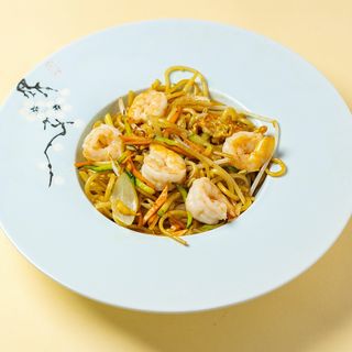 Ramen saltato con gamberi 虾仁炒拉面
