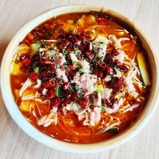 Manzo Bollito Piccante a brodo Sichuan水煮牛肉