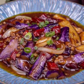 Melanzana con maiale macinato gusto piccante鱼香茄子