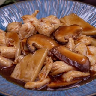 Pollo con Funghi e Bambù双冬鸡