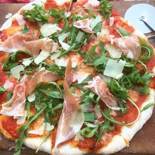 pizza crudo 