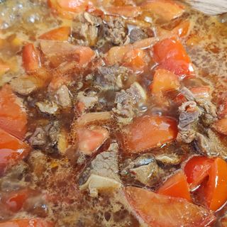 Scamone di manzo con pomodoro番茄牛腩