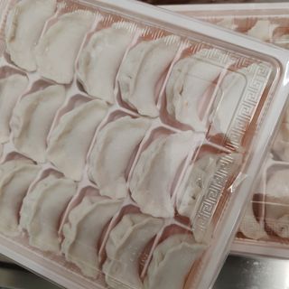 Ravioli crudi senza glutine di gamberi