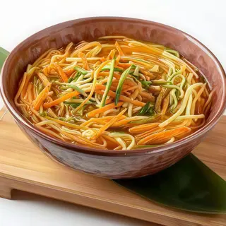 Ramen in brodo con verdure e gamberi