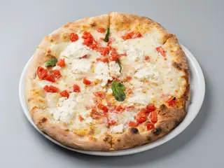 Pizza ricotta pomodorini