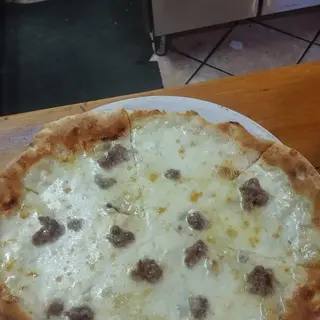4 formaggi con salsiccia
