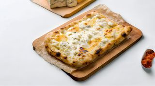 Pinsa bianca 4 formaggi