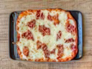 Pinsa Margherita amatriciana