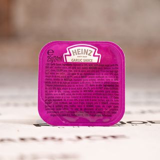 Heinz Garlic Sauce Dip Pot 25g 
