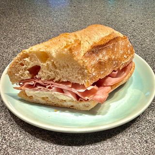 Rustico con mortadella bufala crema di nocciole