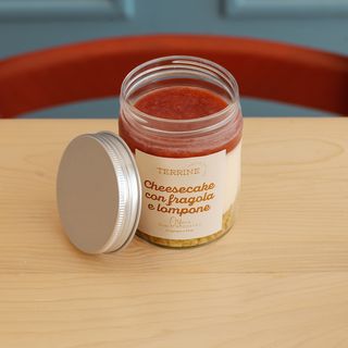 Cheesecake con fragola e lampone.