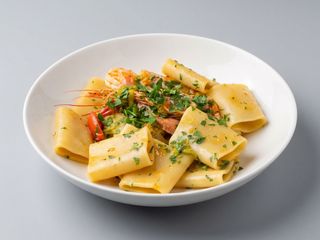Paccheri fiori di zucca e gamberetti