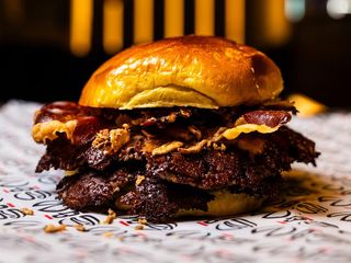 Crispy original con bacon menù M