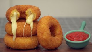 Cheesy onion rings - 4 pezzi