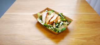 Insalata di stracci di petto di pollo