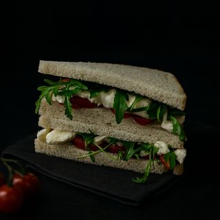 Tramezzino Pomodoro e mozzarella