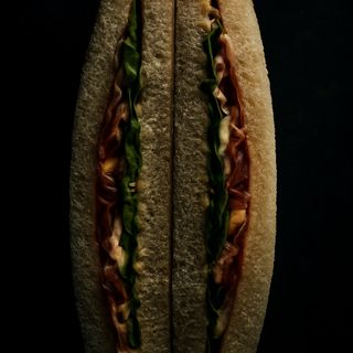 Tramezzino Prosciutto crudo, formaggio e olive nere