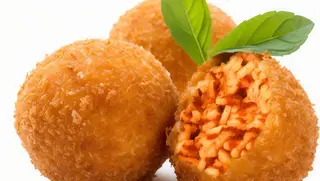 Arancino con spaghetti all'amatriciana