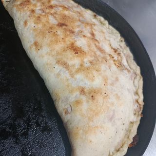 Calzone prosciutto cotto e mozzarella