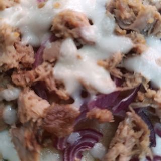 Pizza tonda tonno e cipolla