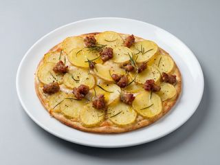 Pizzone salsiccia e patate intero ~ 600 g