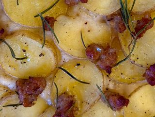 Pizzone salsiccia e patate intero ~ 600 g