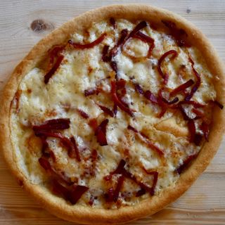 Pizzone speck e provola 1/4