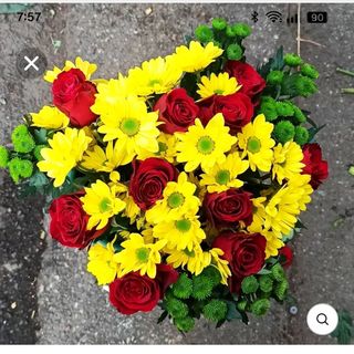 Rosa Rosso 5 pezzi con margerita gialle 3 pezzi+verde 3 pezzi