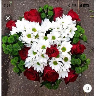 Rosa Rosso 9 pezzi con margerita bianchi 5 pezzi+verde 5 pezzi