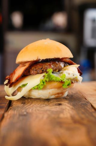 Classic cheeseburger