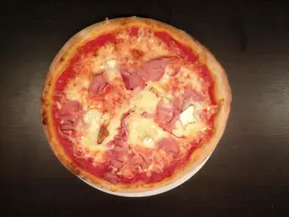 Prosciutto e brie