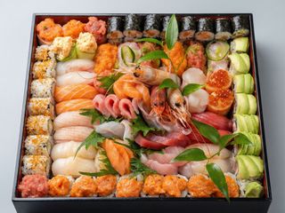 BOX 100 PZ CON BOTTIGLIA DI VINO IN OMAGGIO