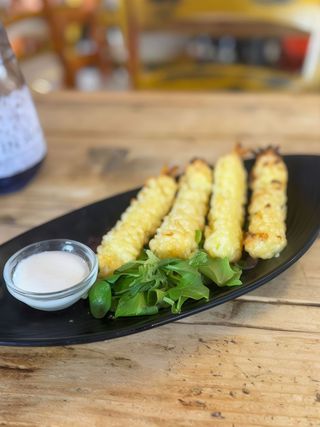 Tempura di gamberi con salsa allo yogurt