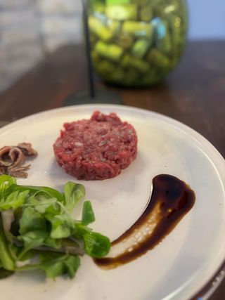 Tartare di scottona alici e senape