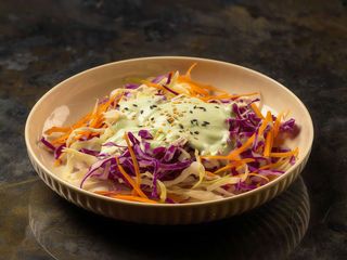 Insalata con salsa al kiwi