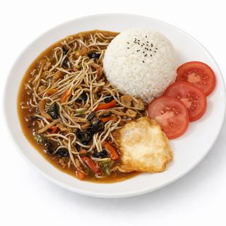  Riso con maiale in salsa 鱼香肉丝盖饭