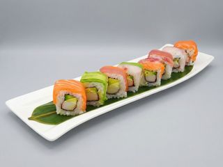 084-Uramaki Rainbow 8 pezzi