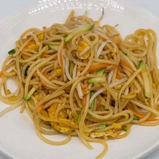 Spaghetti italiani con verdure miste