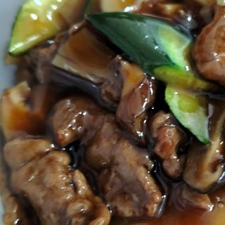 Riso con verdure miste e manzo