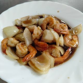 Gamberi con cipolla