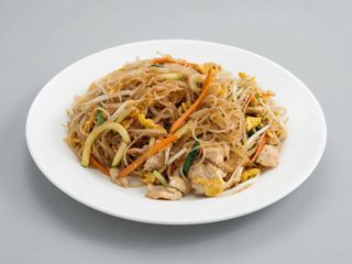 Spaghetti di riso con maiale