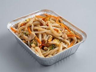 Spaghetti udon con maiale 