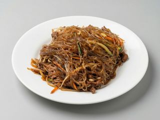 Spaghetti di soia con manzo 