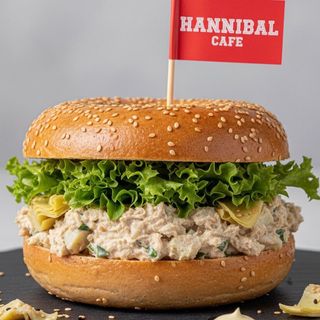 Bagel Tonno plant based, Vegan mayo, carciofini, Insalata riccia