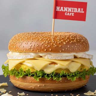 Bagel brie, emmenthal, maionese, riccia