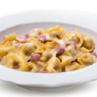 Tortellini panna e prosciutto