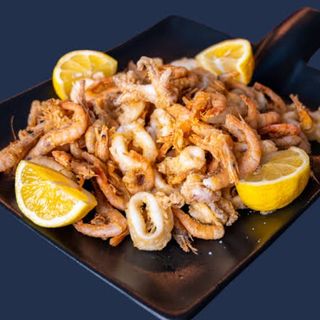 Frittura di calamari e gambero rosso