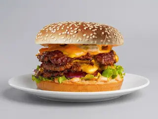 Special burger + patatine fritte + bibita a scelta