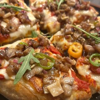BAS PIZZA SISIG