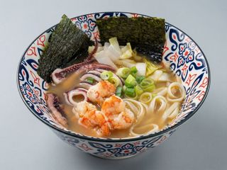 Ramen di mazzancolle e calamari